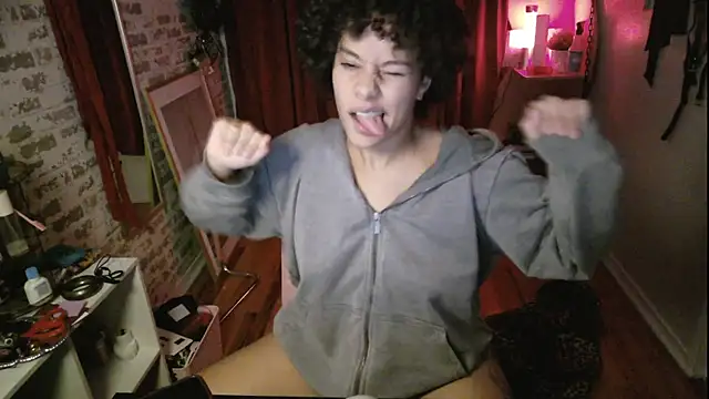 PrettyLittleProblem webcam