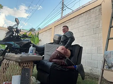 Neil_and_isaac webcam