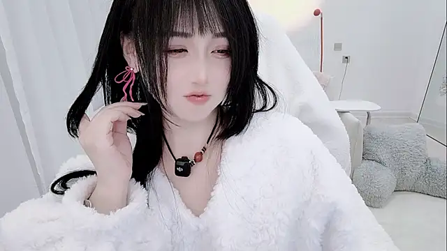 evangelin-e - Evangelin-e's free webcam - UK Sex Cams