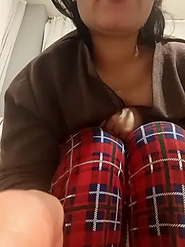 Melekyaraksever2545 webcam