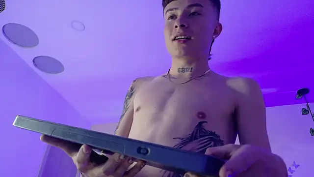 nascary_fox (M twink) - SHOW ASS