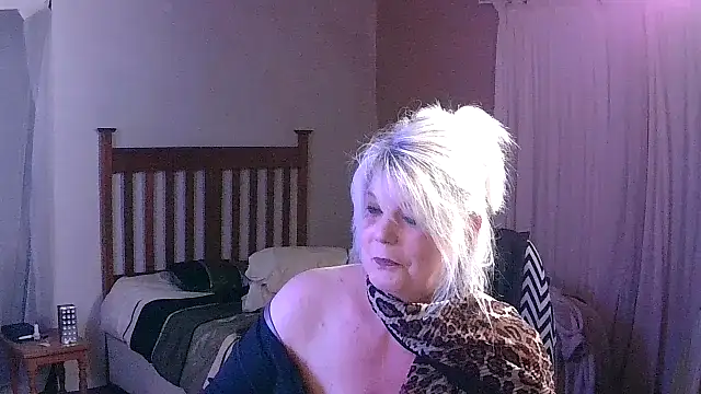Miahotmilf webcam