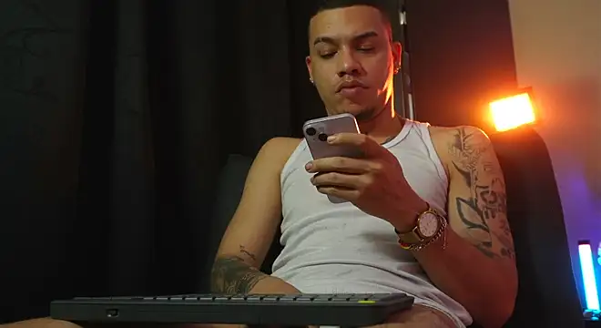 AlphaMasterXxx webcam