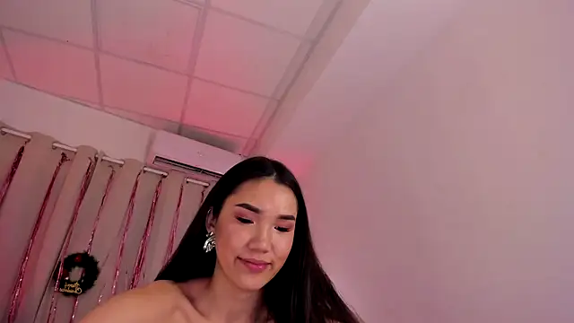 Divine_Madeleine webcam