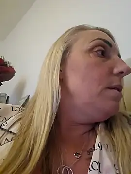 theblondecocklover webcam