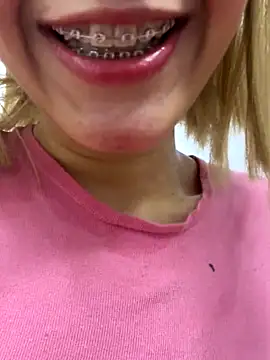 SweetBunnyGF's live cam