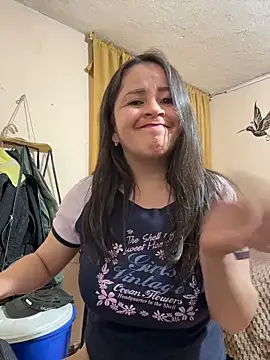 latinfemale - Latinfemale's free webcam - UK Sex Cams