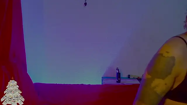 Couple_Moth666 webcam