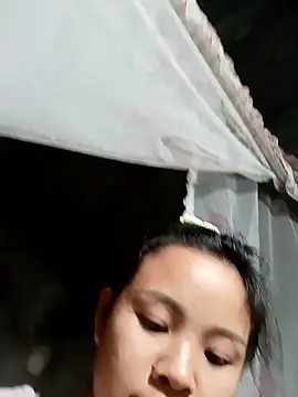 Webcam Model (Pretty-haert) is live