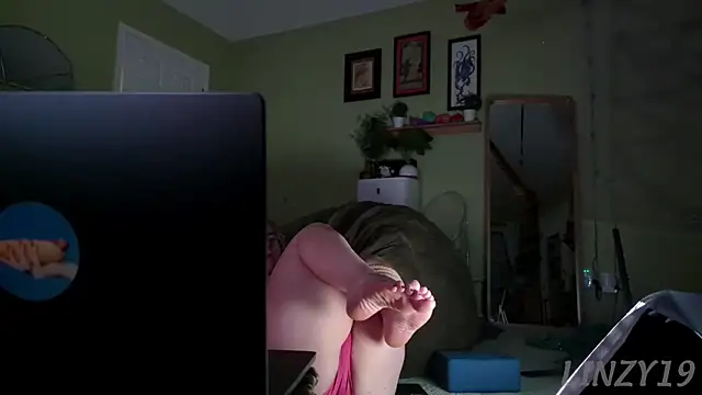 Linzy_19 webcam