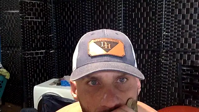 sexyhotstud12 webcam