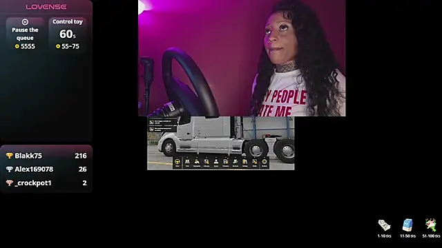 CrownedNyaries webcam