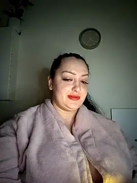 Webcam Model (AMYRA_HOT)  is live.Free join now!