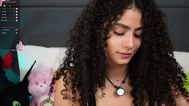Victoria_Curly webcam