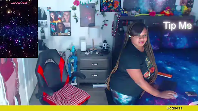 CosmicDream143 webcam