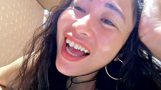 Ugly-Filipina webcam