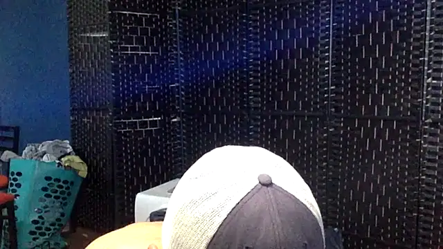 sexyhotstud12 webcam