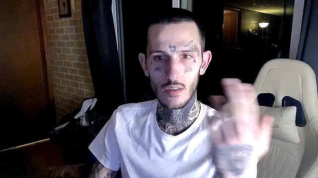 KumWithTheKommas webcam