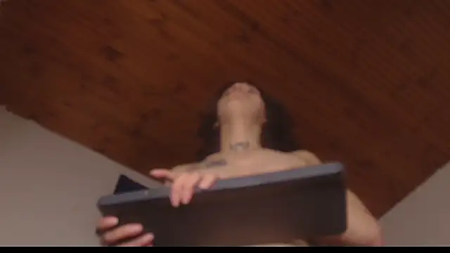 Scarlett_crastrawberry webcam