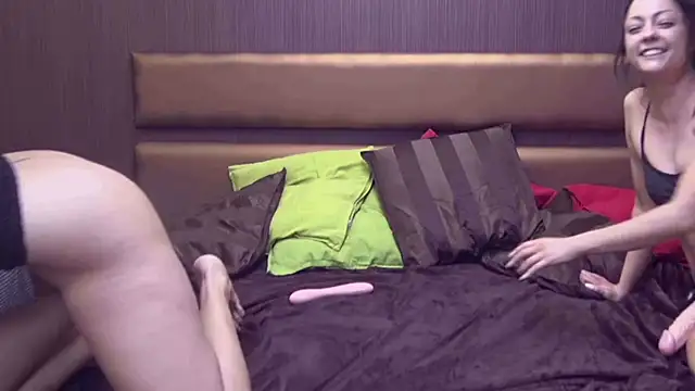 JasminAndAlyssa webcam