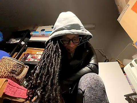 Webcam Model (wynterheat)  is live.Free join now!