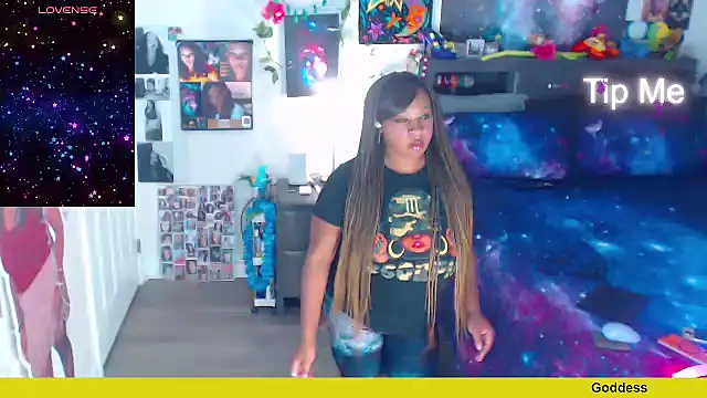 CosmicDream143 webcam