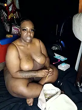 Webcam Model (Thickkemzz41) is live