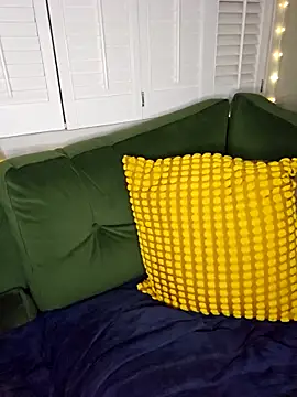 LovelyLucinda webcam