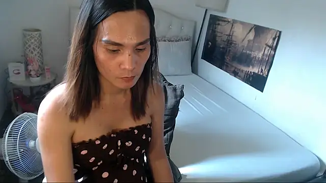 NinaDOM4CUM webcam