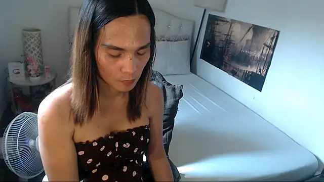 NinaDOM4CUM webcam