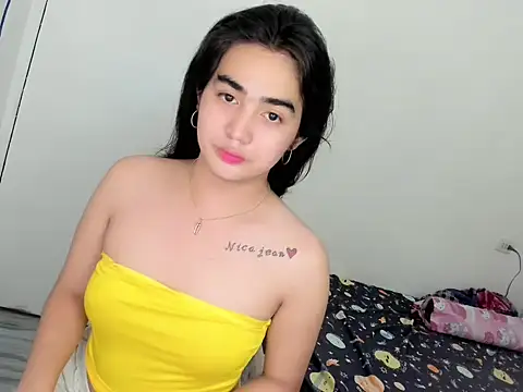 nica_doll webcam