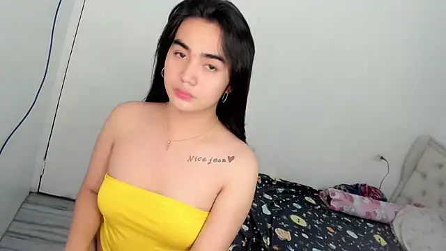 nica_doll webcam