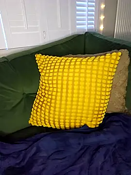 LovelyLucinda webcam