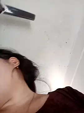 Webcam Model (Reema_143)  is live.Free join now!