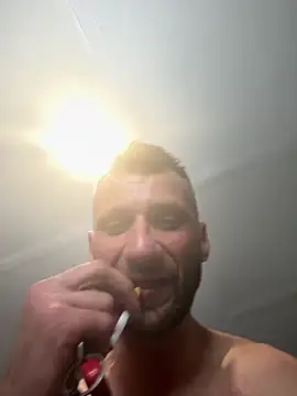 sexyhotstud12 webcam