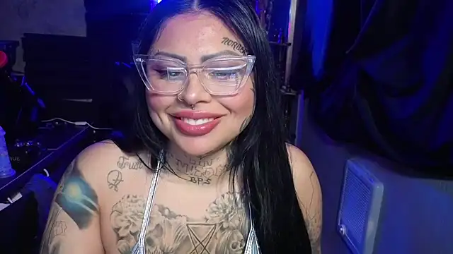 chicanachic13 Live Webcam on Stripchat