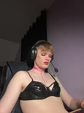 FemboyShow webcam