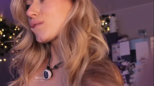 Blondie_Bunny webcam