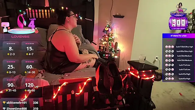 MacabreCouple webcam