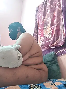 Webcam Model (pujapujarrrr) is live