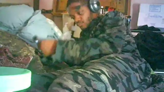 ON3YOULLN3VER_FIR3 webcam