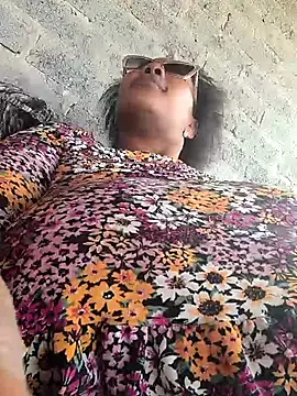 Webcam Model (ExclusiveLeexx) is live