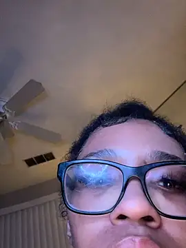 YeahhhitsBreezy webcam