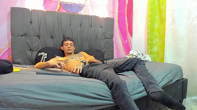 Straight_Guy22 webcam