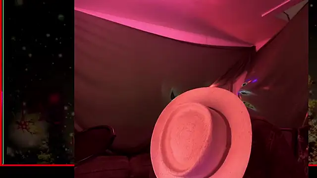 MasterDaddyCool webcam