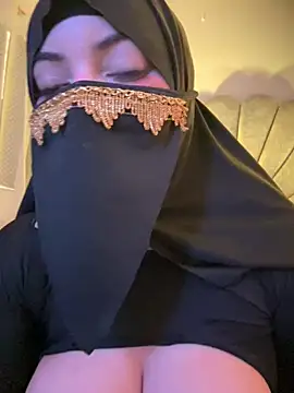 Yahizaa webcam stripchat model stream image