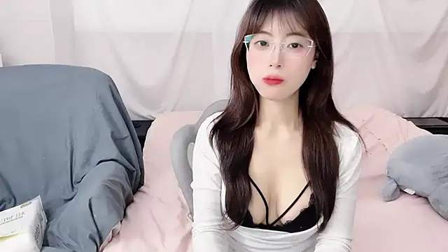 美女yuanbao_a在线直播