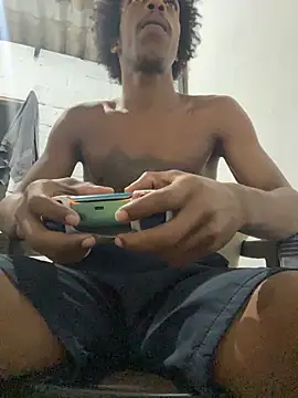 Larry-n-clouds webcam