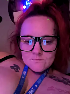 MidnightSeducer@xh webcam