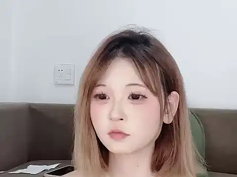 美女CiCi172在线直播